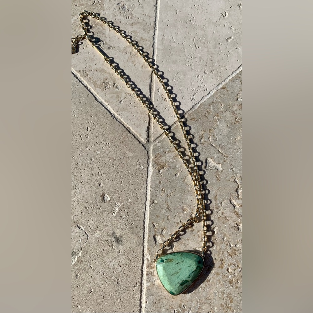 GORGEOUS sea green stone necklace. Bought NWT and never wore! Brand new! - Picture 4 of 5